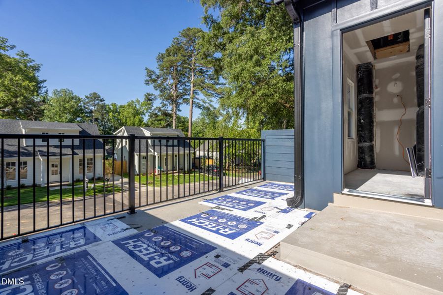 Balcony Facing S w/ Storage Room