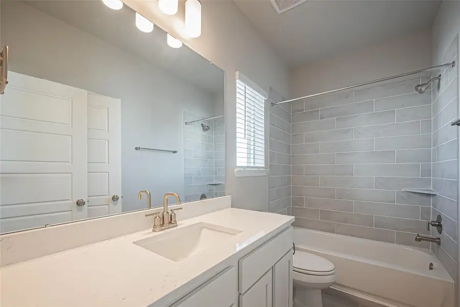 Furnished interior view inside a new home in Regents Court, Houston (Image 10).