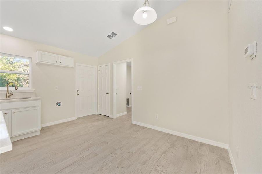 Spacious, unfurnished interior of a new home in , Ocala (Image 24).
