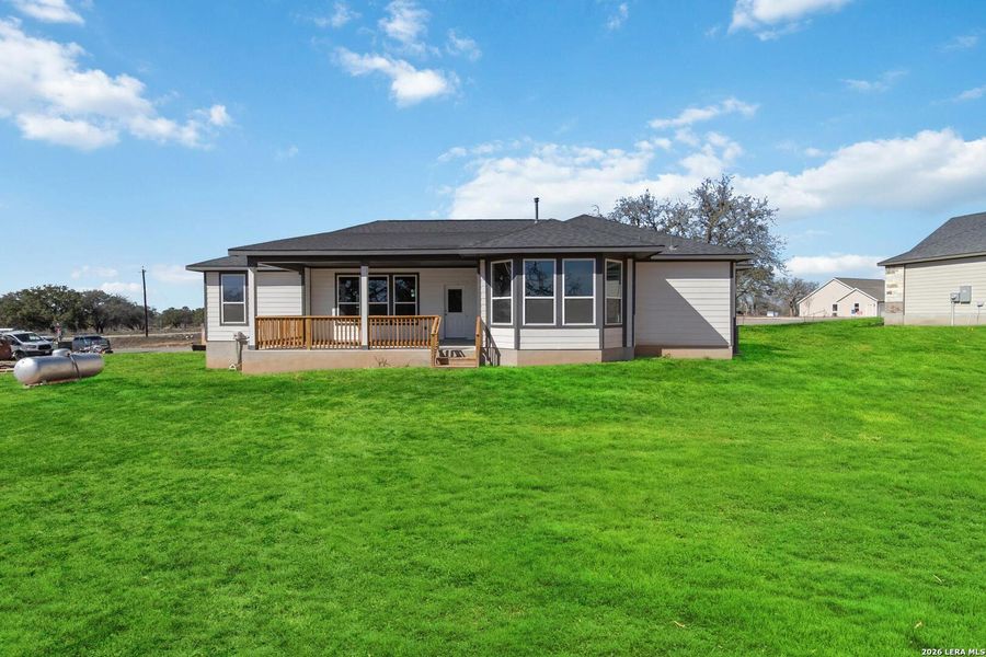 Exterior details and patio area of a home in Lonesome Dove, San Antonio (Image 3).
