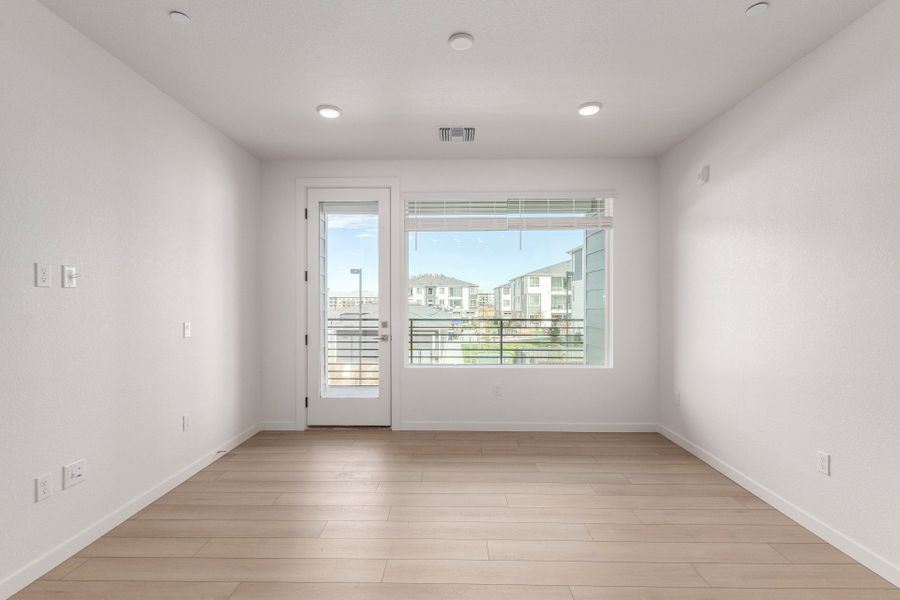 Spacious, unfurnished interior of a new home in Gateway Commons, Denver (Image 13).