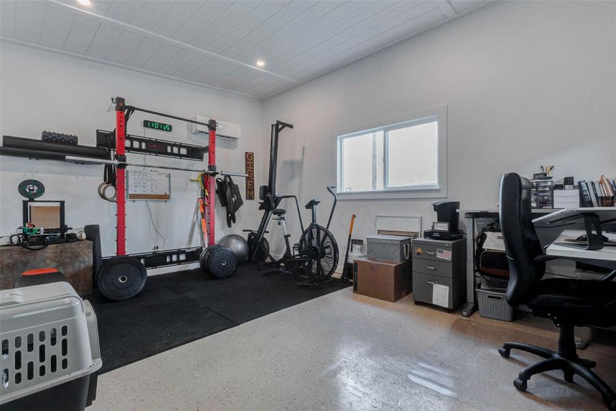 Furnished interior view inside a new home in Tamarron, Fulshear (Image 36). Furnished interior view inside a new home in Tamarron, Fulshear (Image 36).