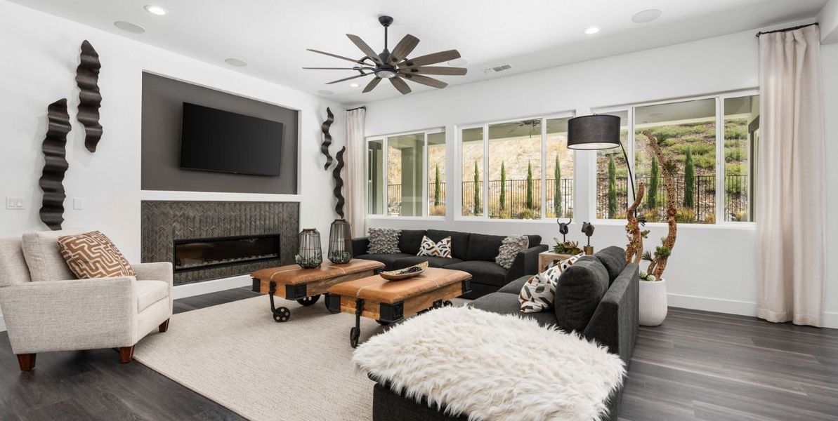 1440x724 Canyon Ridge Hilltop Sunflower Great Room2