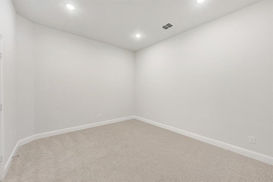 Spacious, unfurnished interior of a new home in The Retreat at North Grove 60, Waxahachie (Image 14). Spacious, unfurnished interior of a new home in The Retreat at North Grove 60, Waxahachie (Image 14).