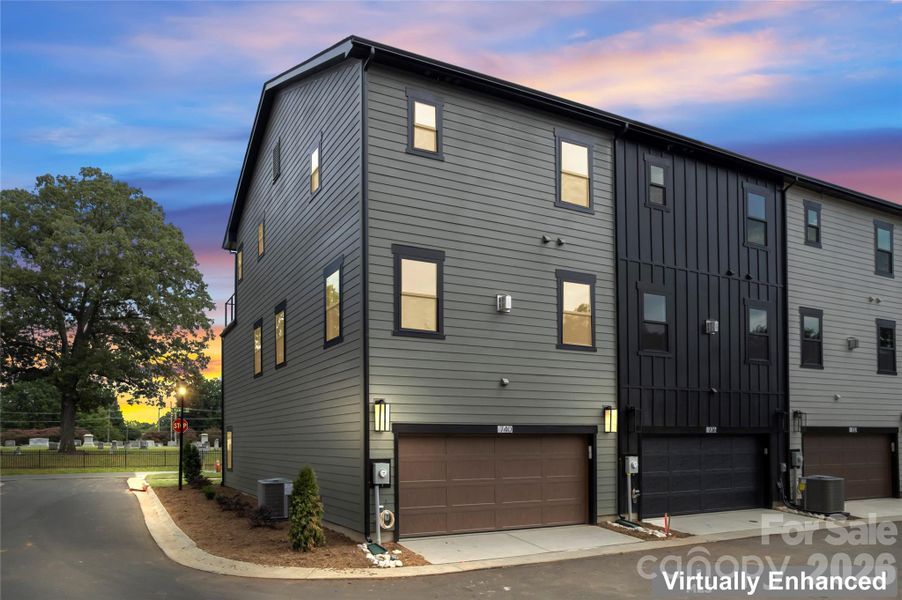 Condo located in Huntersville, NC showcasing its design and architecture (Image 4).