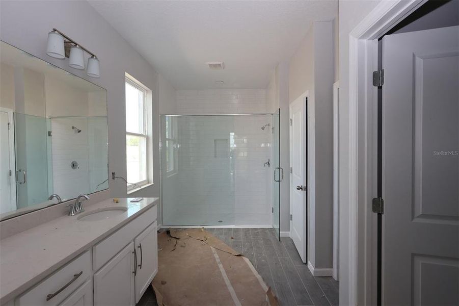 Furnished interior view inside a new home in Bay Lake Farms, St. Cloud (Image 9).