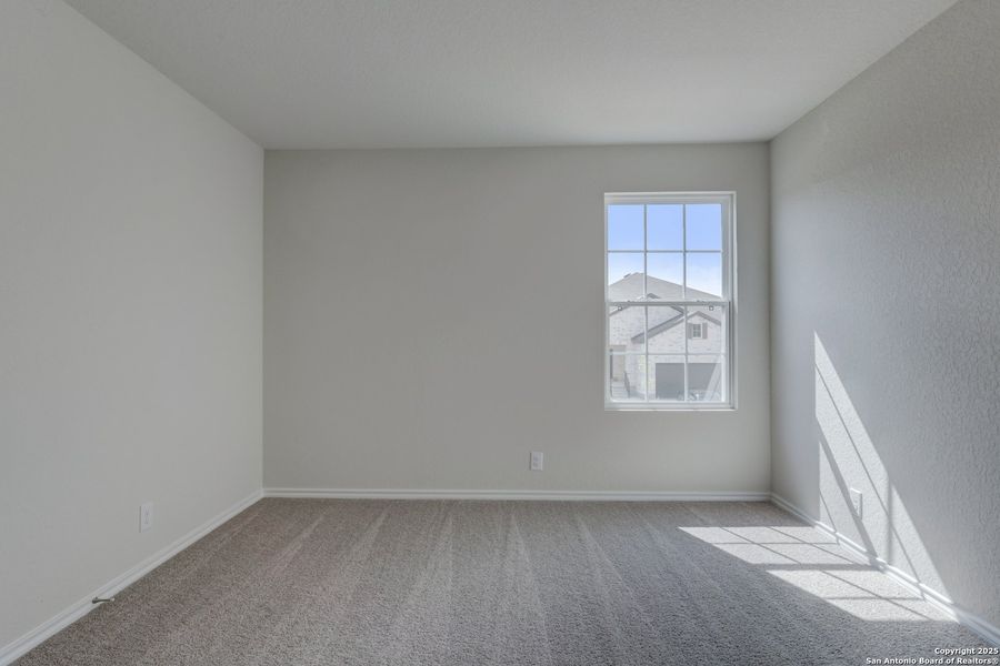 Spacious, unfurnished interior of a new home in Meadows at Hennersby Hollow 40's, San Antonio (Image 33). Spacious, unfurnished interior of a new home in Meadows at Hennersby Hollow 40's, San Antonio (Image 33).