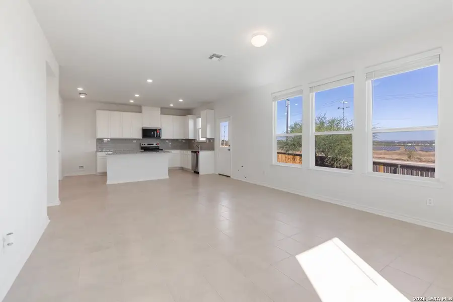 Spacious, unfurnished interior of a new home in Knox Ridge, Converse (Image 17).