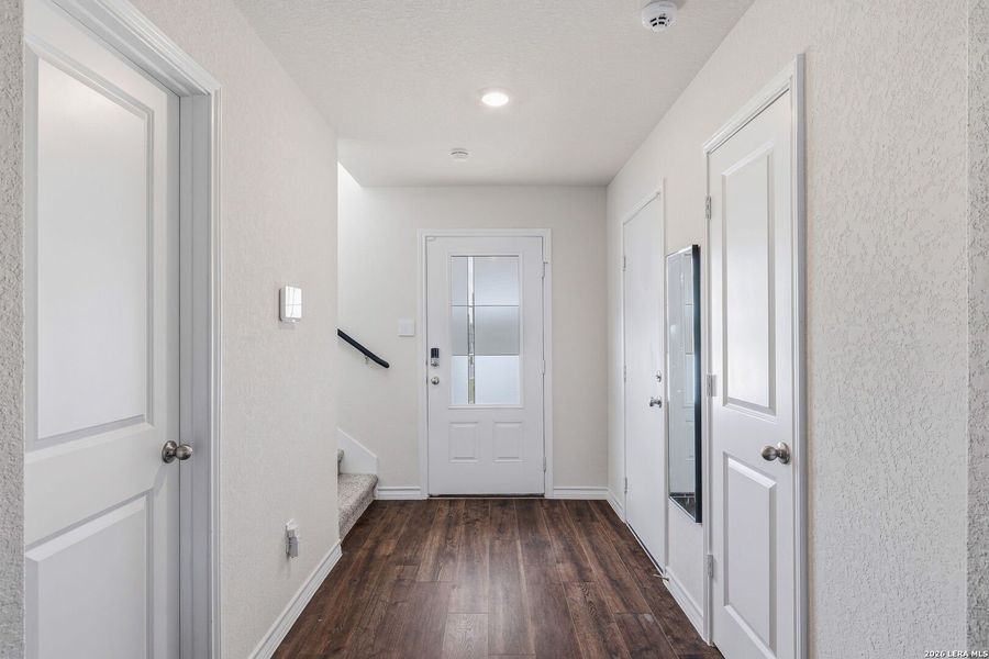 Spacious, unfurnished interior of a new home in Laurel Vistas, San Antonio (Image 17).