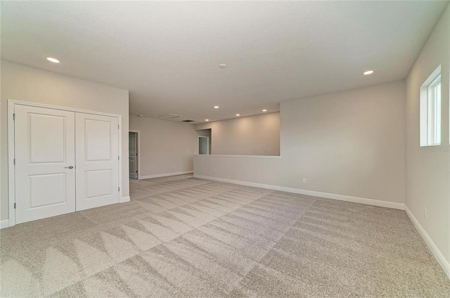 Spacious, unfurnished interior of a new home in North River Ranch, Parrish (Image 38).