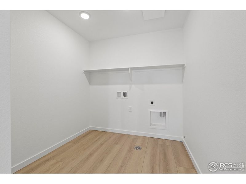 Spacious, unfurnished interior of a new home in Trevenna, Windsor (Image 11).