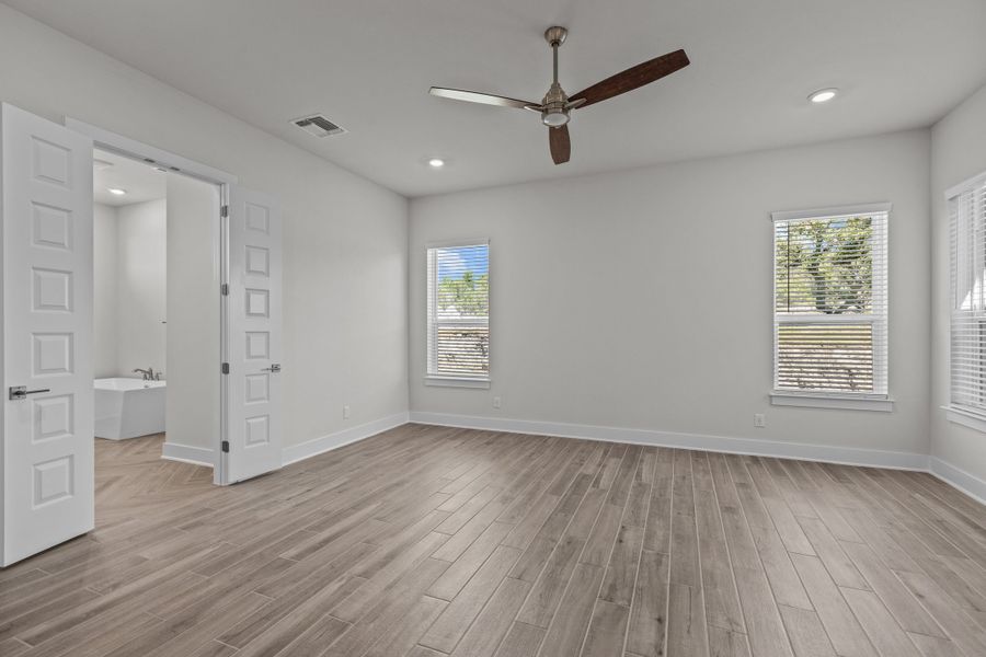 Representative unfurnished interior of a home built from the Fredericksburg by Beazer Homes in Highland Estates, San Antonio (Image 13).