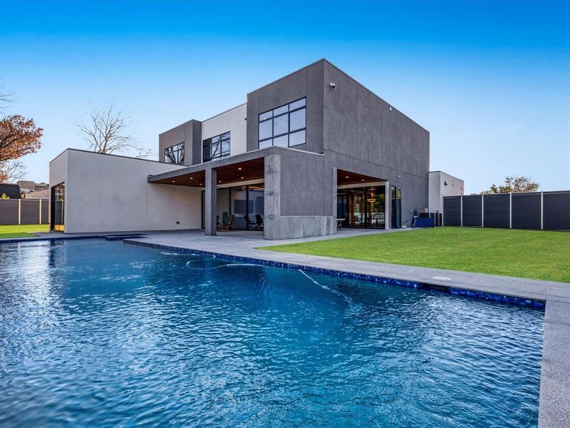 Exterior details and patio area of a home in , Dallas (Image 16).