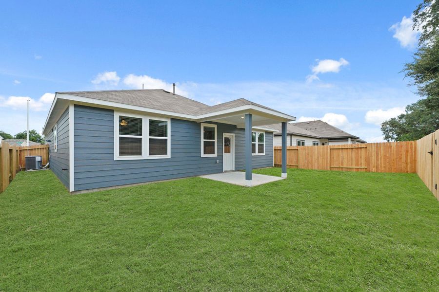 Exterior details and patio area of a home in Russell Ranch, Bay City (Image 3).