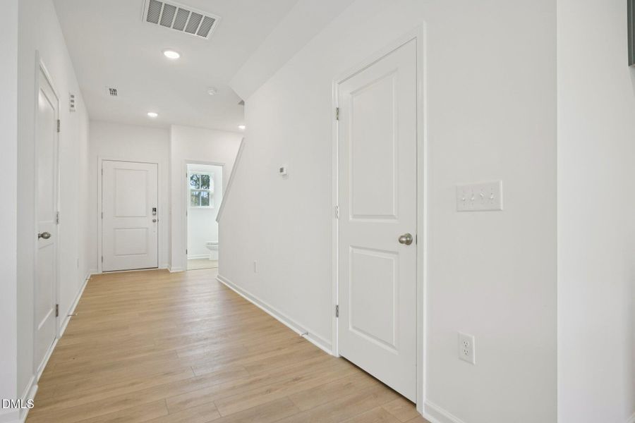 6-web-or-mls-Flagstone Way-S2410-006