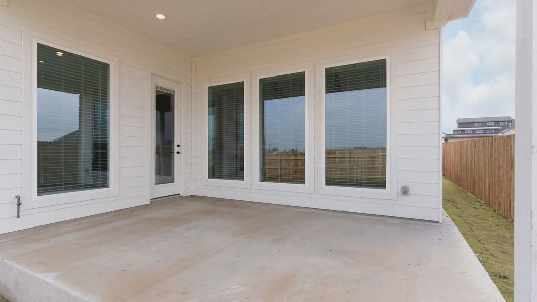 Representative exterior details of a home built from the Drios by Chesmar Homes in Crescent Bluff, Georgetown (Image 4).