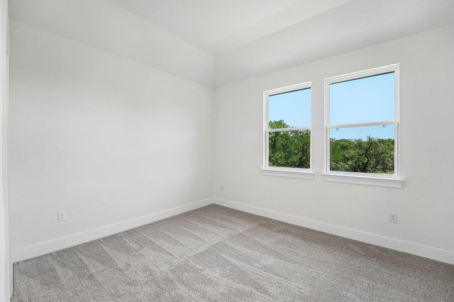 Spacious, unfurnished interior of a new home in Persimmon, Buda (Image 12).