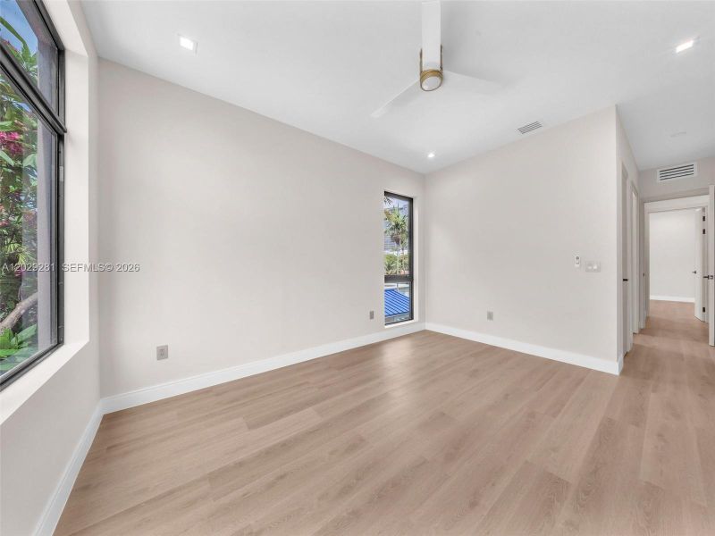 Spacious, unfurnished interior of a new home in , Hollywood (Image 43).