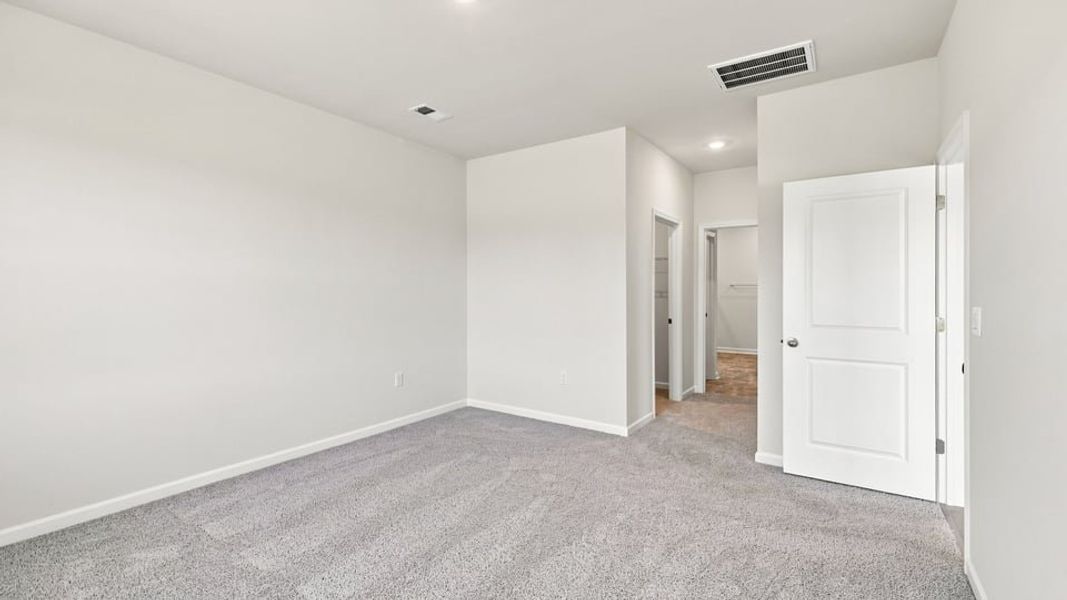 Spacious, unfurnished interior of a new home in Hunters Ridge, Woodruff (Image 28).