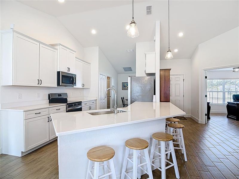 Furnished interior view inside a new home in , Bartow (Image 38).