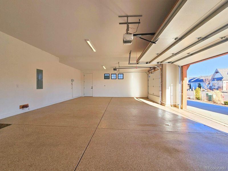 Oversized 3-Car Garage