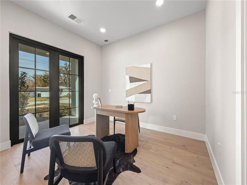 Furnished interior view inside a new home in College Park, Orlando (Image 51).