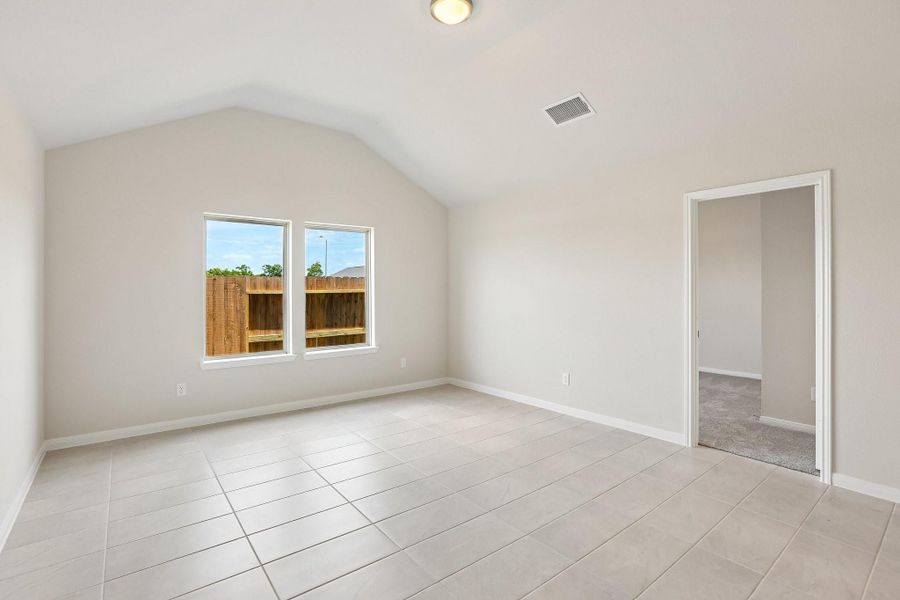 Spacious, unfurnished interior of a new home in Aldeana, Bonney (Image 21).