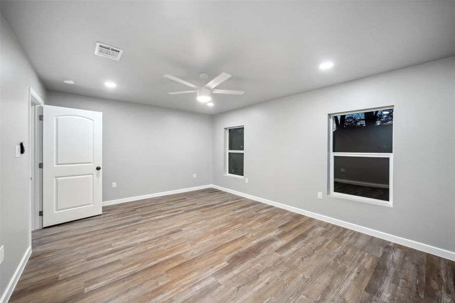 Spacious, unfurnished interior of a new home in , Cleveland (Image 21).