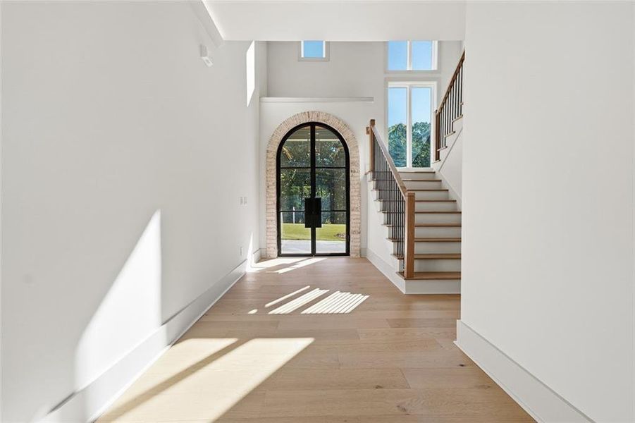 Spacious, unfurnished interior of a new home in , Gainesville (Image 17).