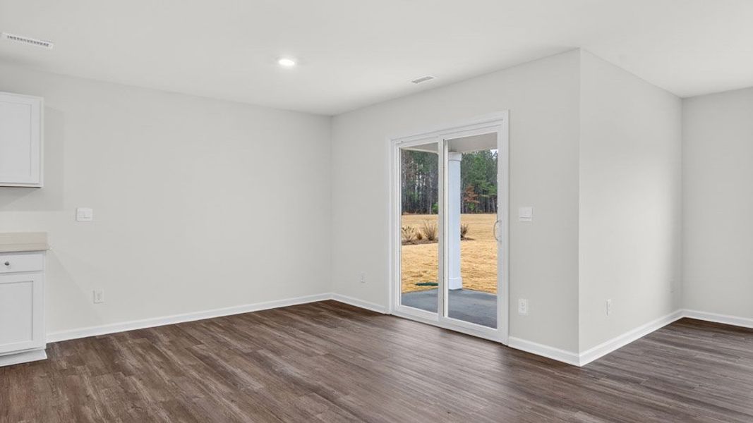 Spacious, unfurnished interior of a new home in Mangum Farms, Stem (Image 14).