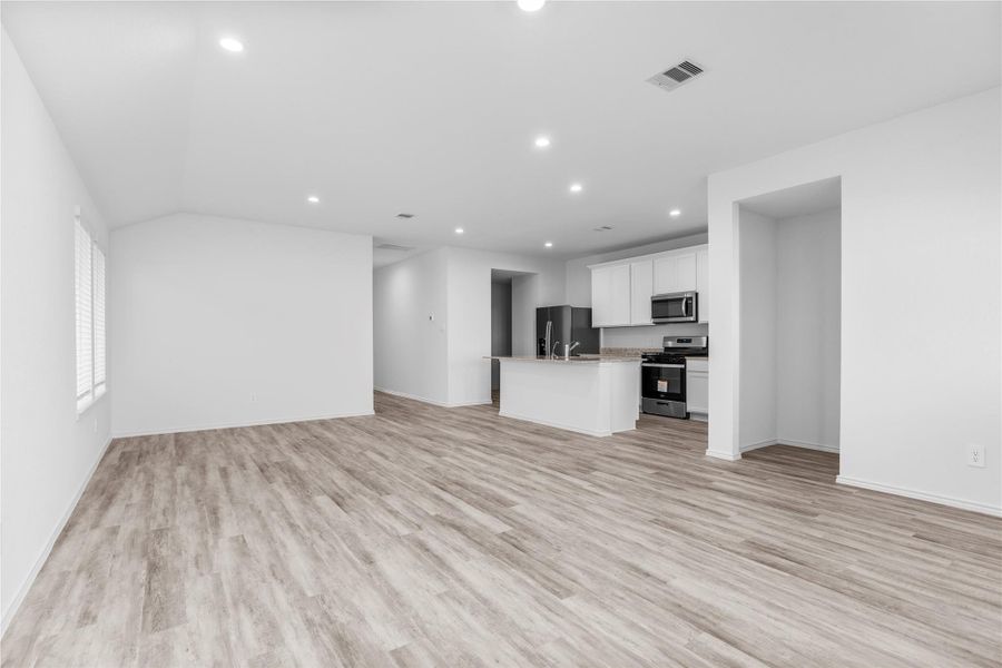 *All images, rooms measurements are approximate. All information, including pricing, is subject to change.