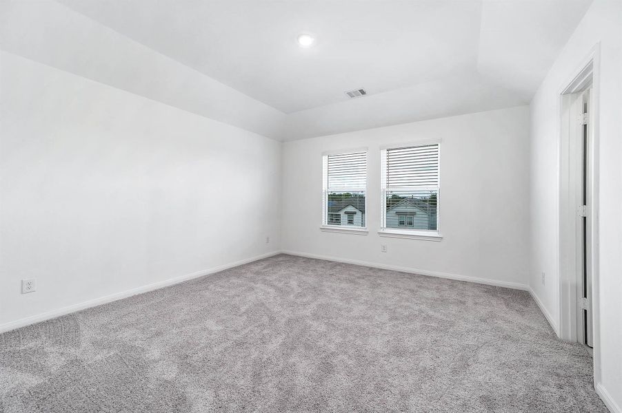 Spacious secondary bedroom with En-suite bath. Spacious secondary bedroom with En-suite bath.