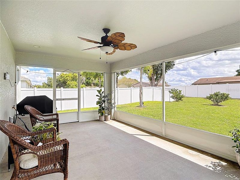 Exterior details and patio area of a home in , Bartow (Image 3).