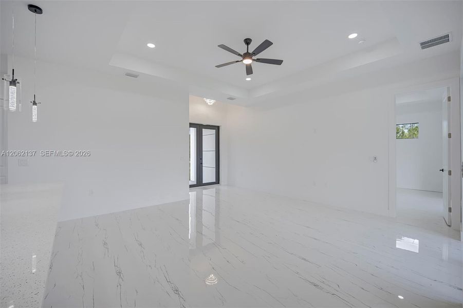 Spacious, unfurnished interior of a new home in , Lehigh Acres (Image 18).