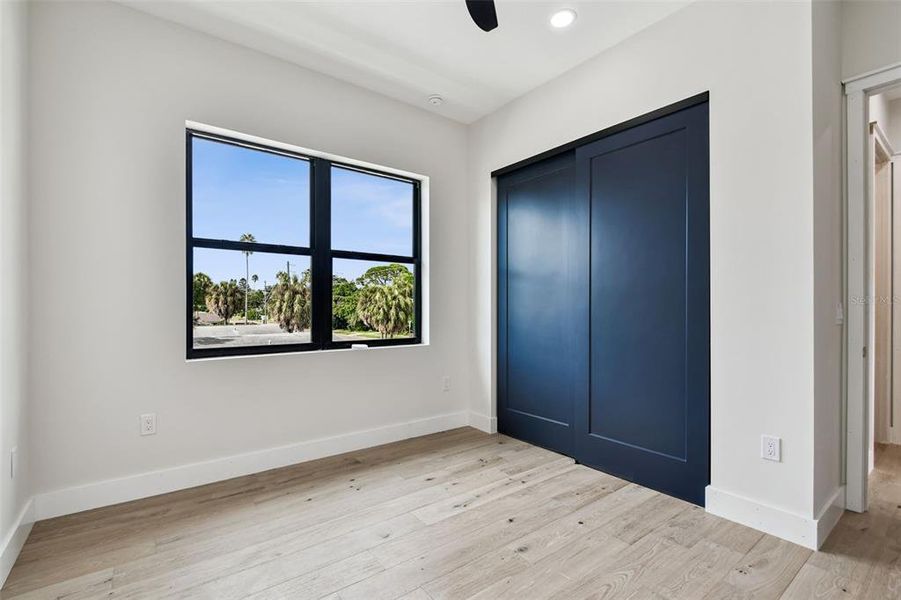 Spacious, unfurnished interior of a new home in , St. Petersburg (Image 58).