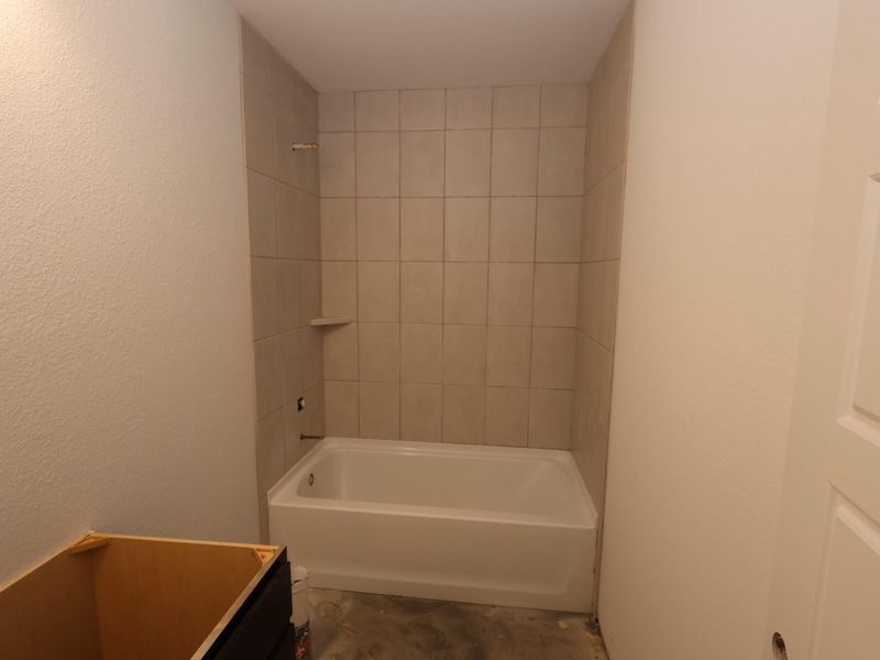 Image 27 of a home in Lago Mar.