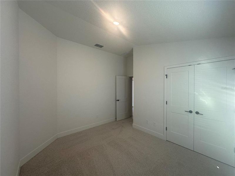 Spacious, unfurnished interior of a new home in , Oxford (Image 13).