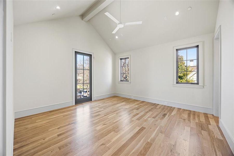 Spacious, unfurnished interior of a new home in , University Park (Image 20).