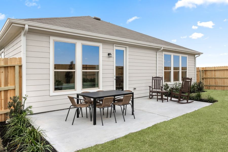Representative exterior details of a home built from the 2003 by KB Home in Avellino, Manvel (Image 3).