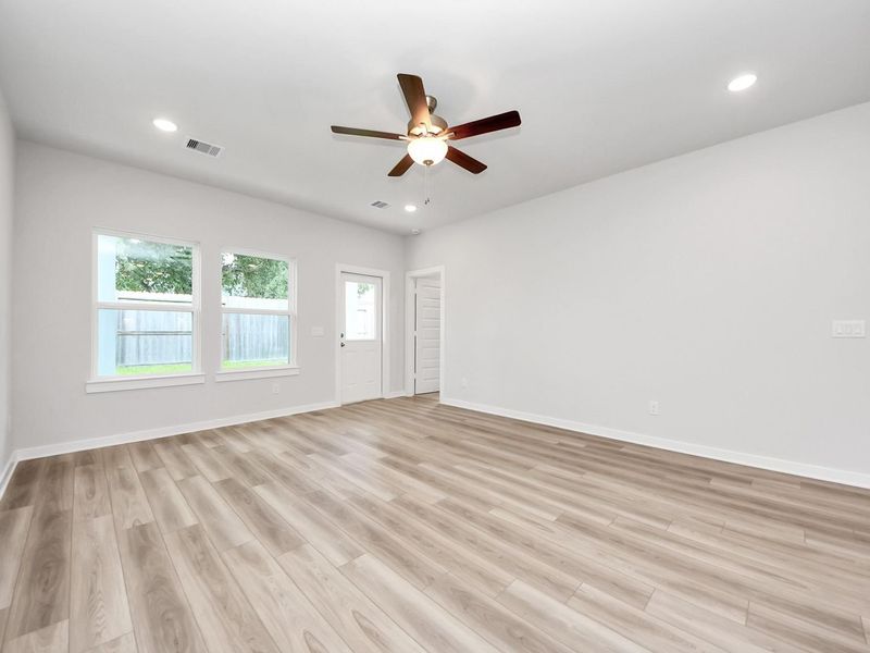 Spacious, unfurnished interior of a new home in Windmill Estates, Magnolia (Image 23).