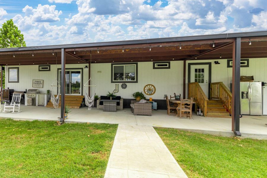 Exterior details and patio area of a home in , Hempstead (Image 15).