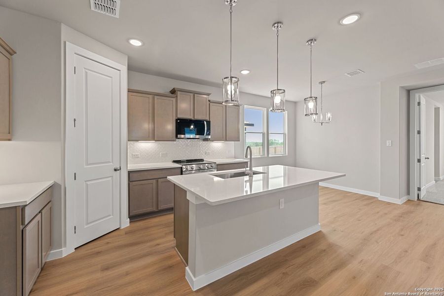 Furnished interior view inside a new home in Highland Ridge, New Braunfels (Image 6).
