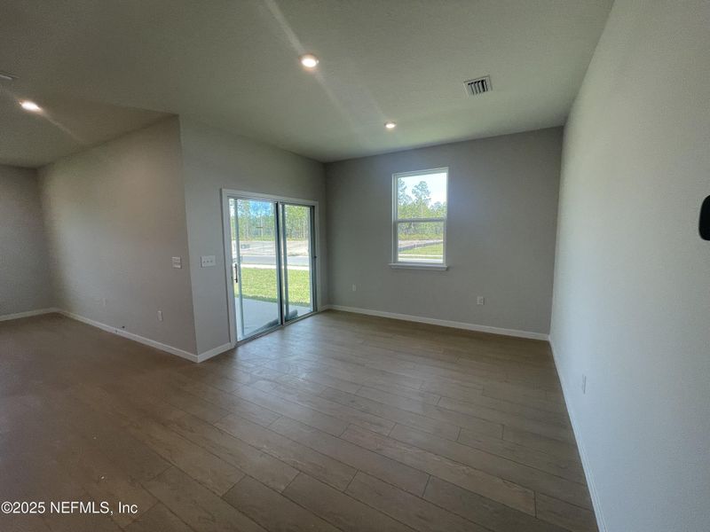 Spacious, unfurnished interior of a new home in Magnolia Series at Seminole Palms, Palm Coast (Image 31).