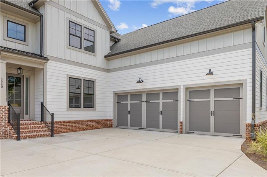 Exterior details and patio area of a home in Arden on Lanier, Cumming (Image 3).