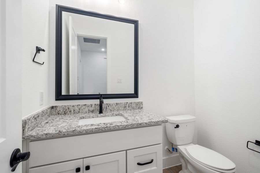 Representative furnished interior of a home built from the Malibu – 60′ Lot by Chesmar Homes in Fulshear Lakes, Fulshear (Image 10). Representative furnished interior of a home built from the Malibu – 60′ Lot by Chesmar Homes in Fulshear Lakes, Fulshear (Image 10).