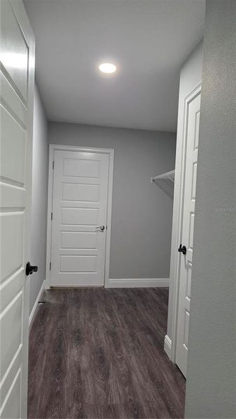 Spacious, unfurnished interior of a new home in , Dunnellon (Image 5).