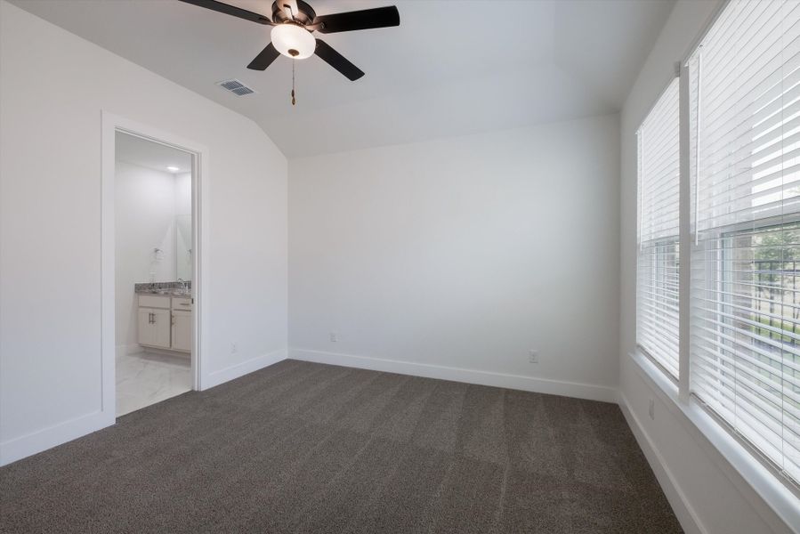 Spacious, unfurnished interior of a new home in Crown Ridge Manor, San Antonio (Image 18). Spacious, unfurnished interior of a new home in Crown Ridge Manor, San Antonio (Image 18).