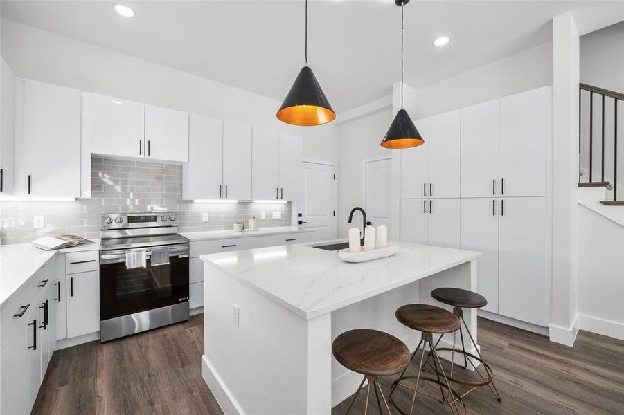 Furnished interior view inside a new home in , Dallas (Image 14).