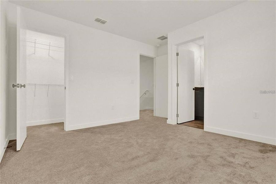 Spacious, unfurnished interior of a new home in , Kissimmee (Image 15).