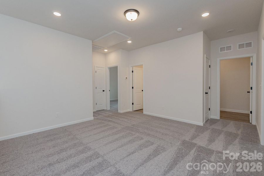 Spacious, unfurnished interior of a new home in Country Club Village, Salisbury (Image 20).